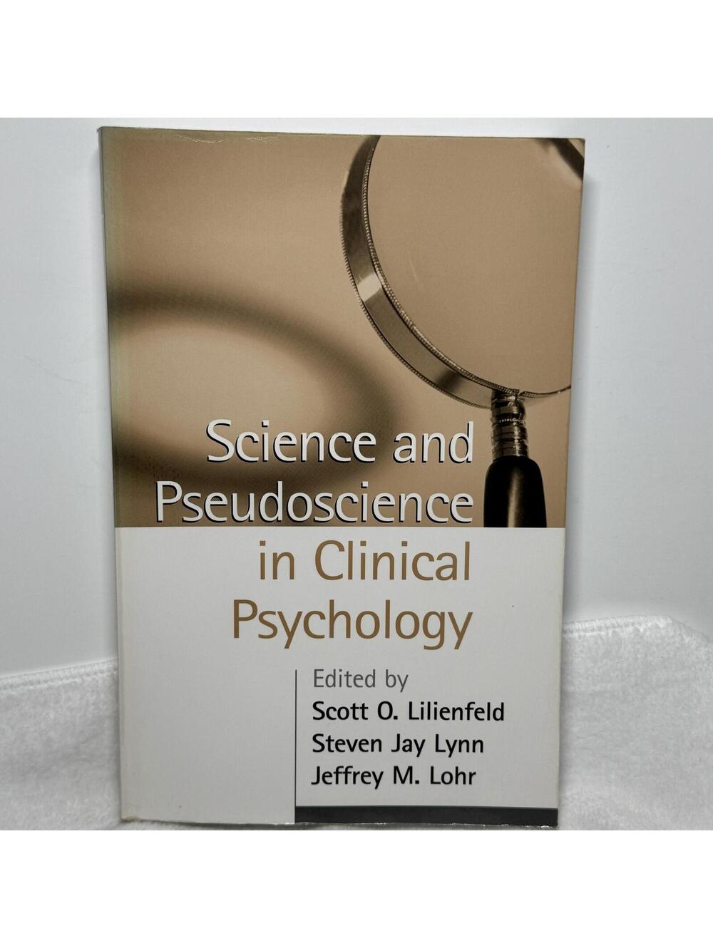 Science and Pseudoscience in Clinical Psychology - Hardcover Book